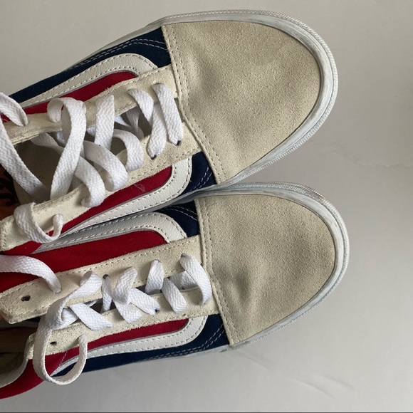 Vans - Picture 5 of 9